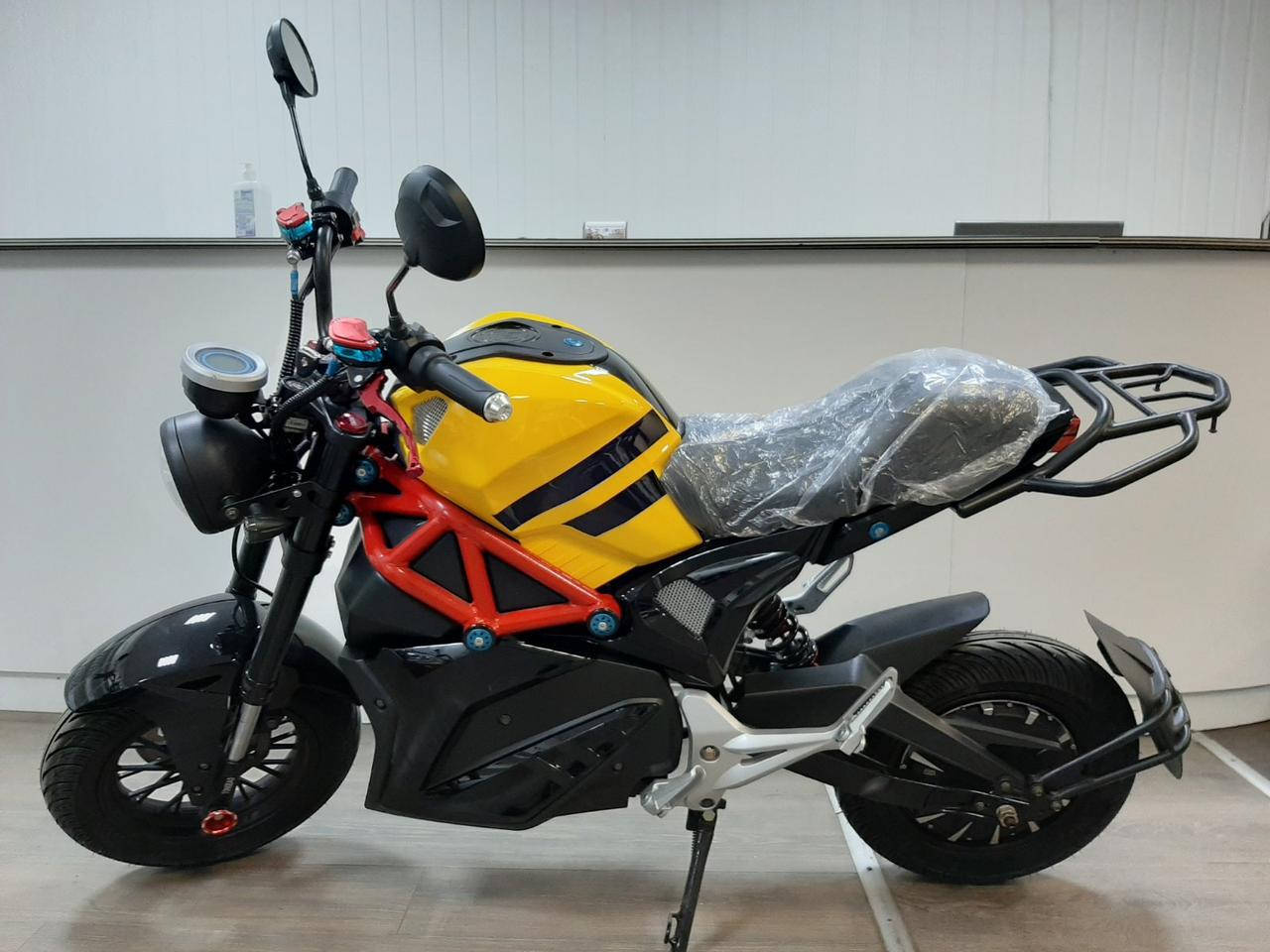 

Электробайк Street 3000 W, 35 A/H, 72 V (запас хода 100 км)