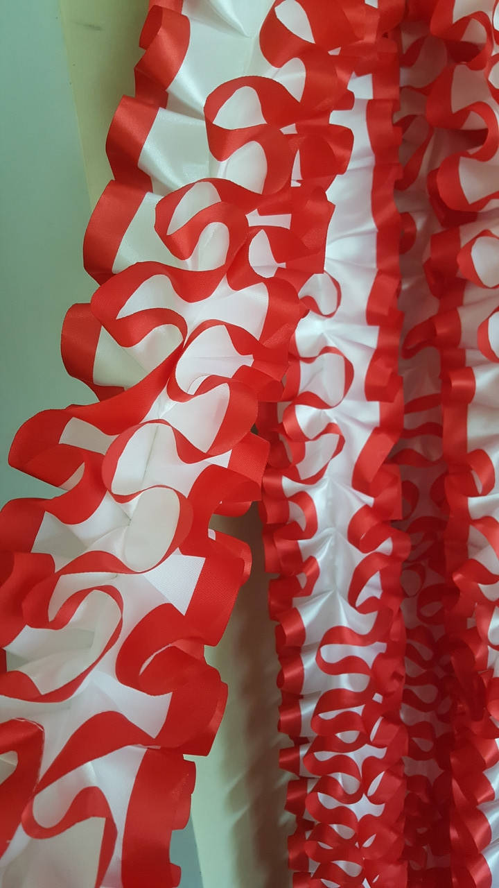 

Лента для украшения автомобиля Красная