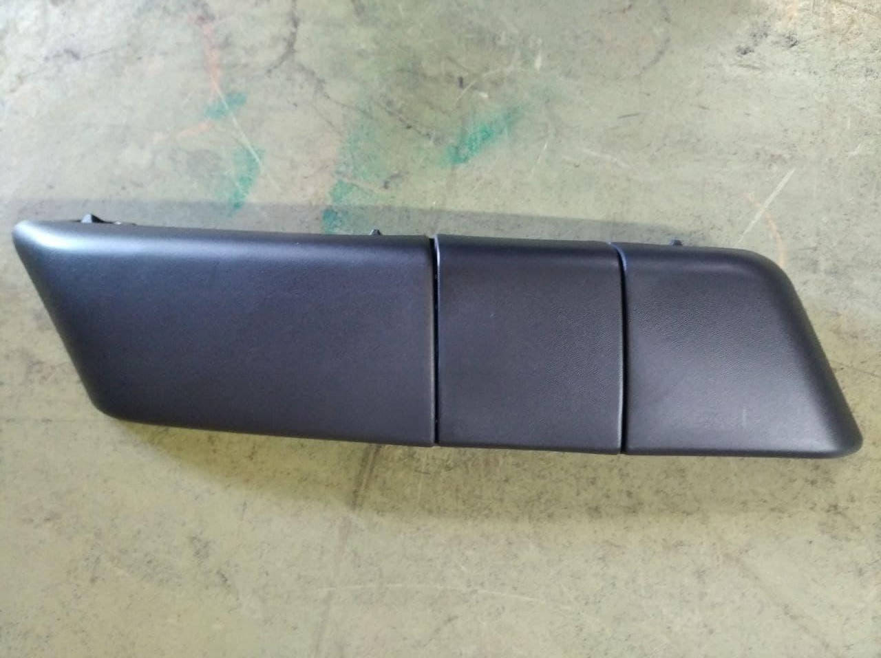 

Накладка переднего бампера правая для Renault Megane III 626609694R