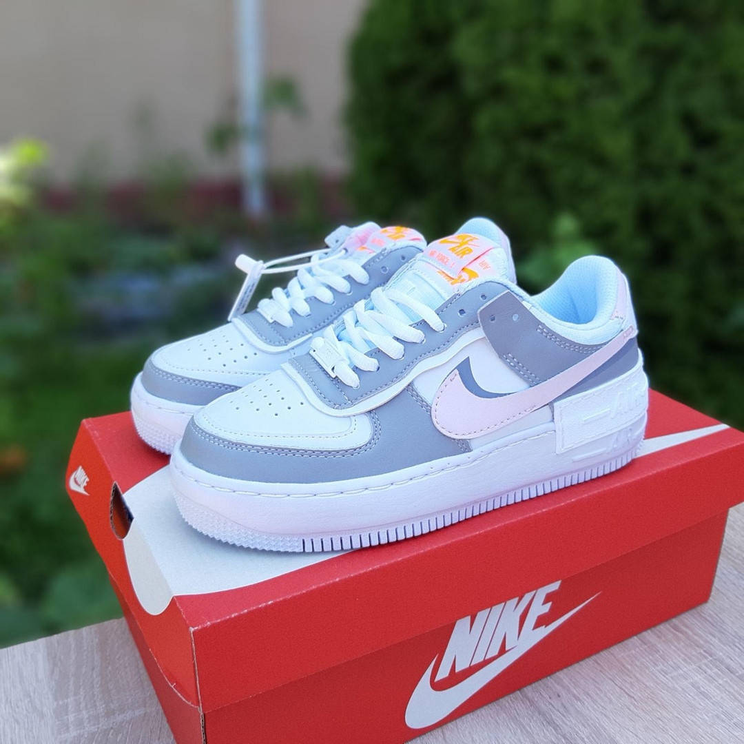 

Nike Air Force 1 Shadow женские демисезонные белые с серым кроссовки на шнурках, Белый
