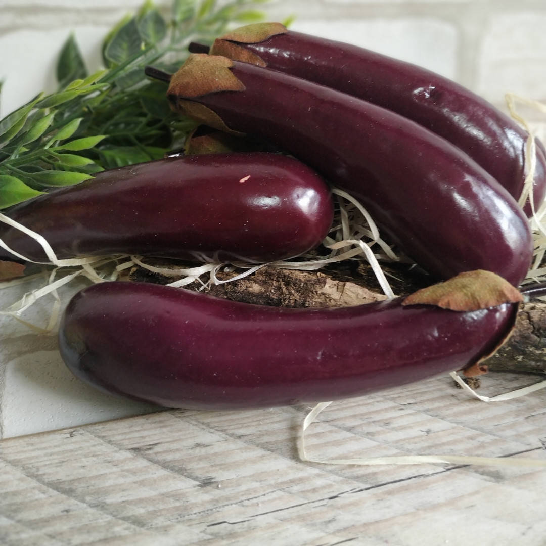 

Баклажан искусственный для декора 12-16 см