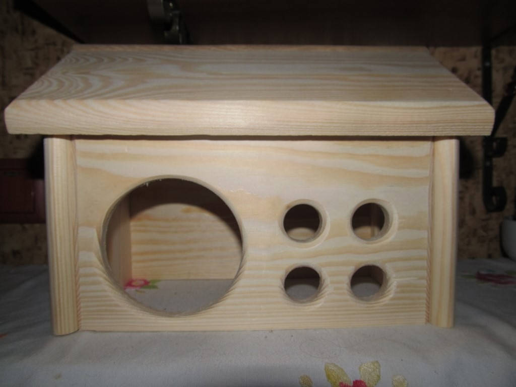 

Домик деревянный