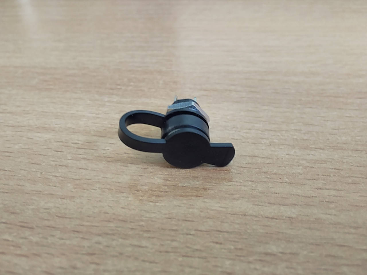 

Гнездо питания 5.5/2.1мм c заглушкой
