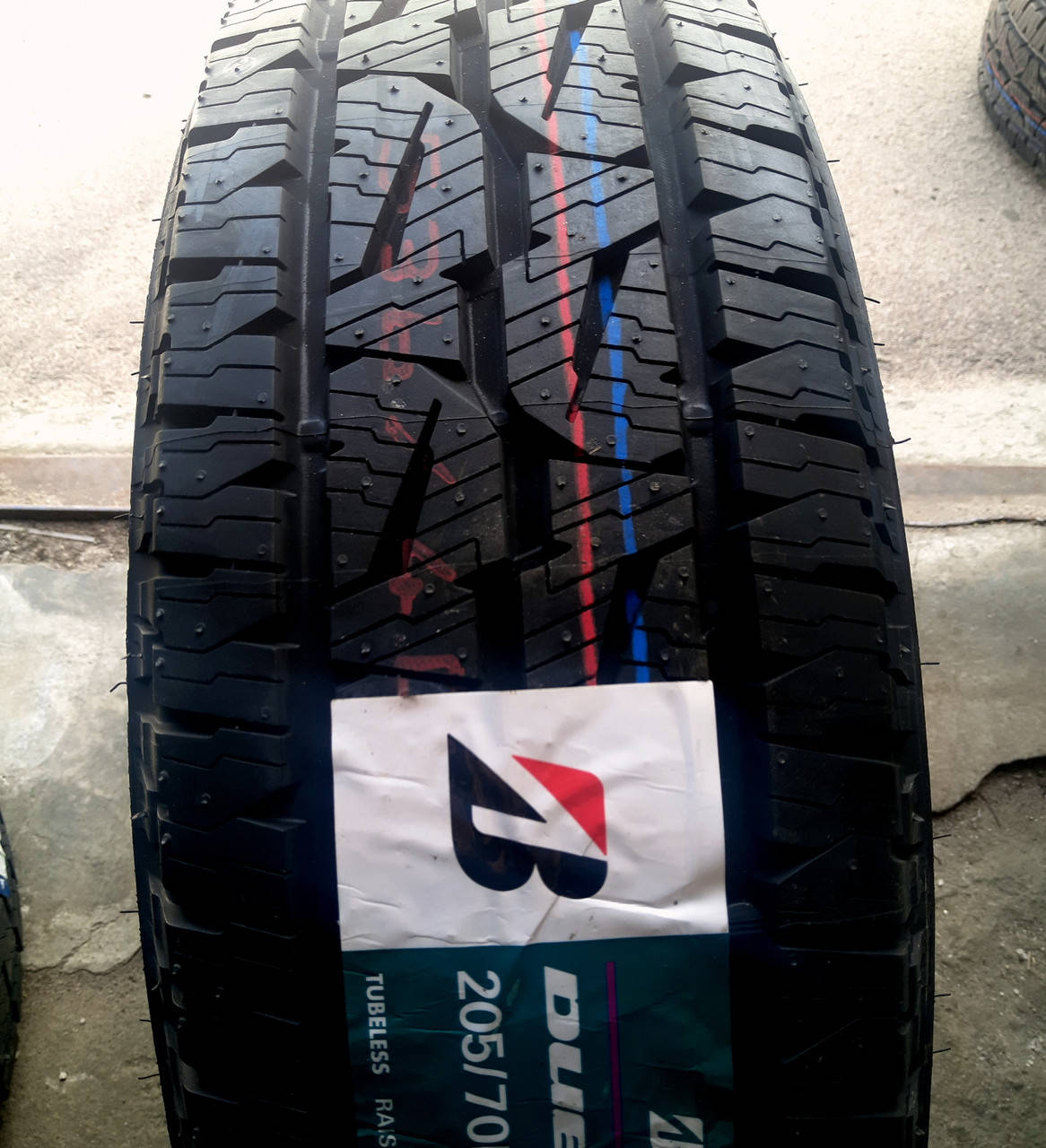 

Шины Всесезонные 205/70 R15 96S Bridgestone Dueler A/T 001