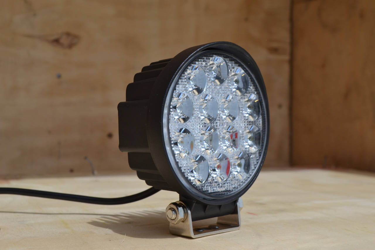 

Светодиодная LED фара рабочая 42W/60° 42 Вт,.(3Вт*14ламп) Широкий луч, Белый
