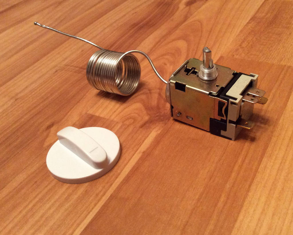 

Термостат капиллярный TAM133-1М / L длина=1,3м для двухкамерных холодильников (Китай)