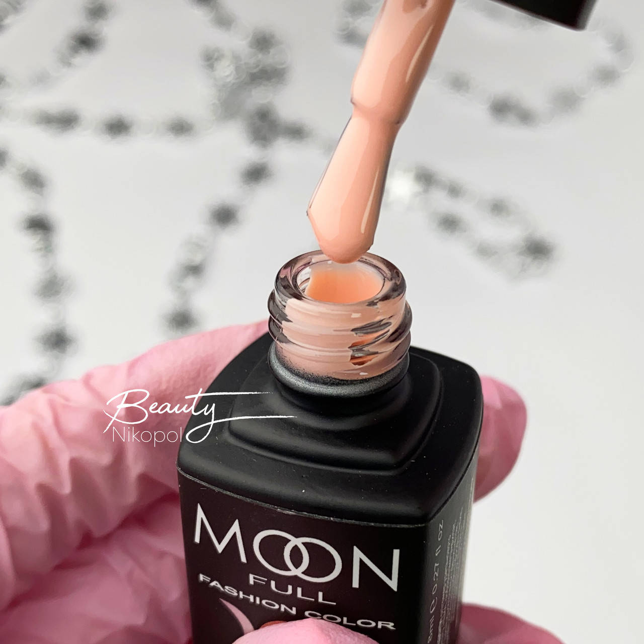 

Гель-лак MOON FULL Fashion color №231 розовый бледный, 8 мл