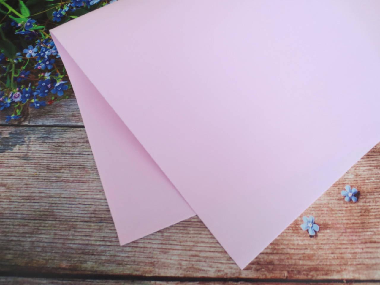 

Фоамиран, цвет СВЕТЛО-РОЗОВЫЙ, 1,2 мм, 50х50 см