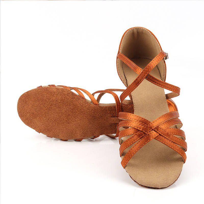 

Сатиновые туфли детские для бальных танцев