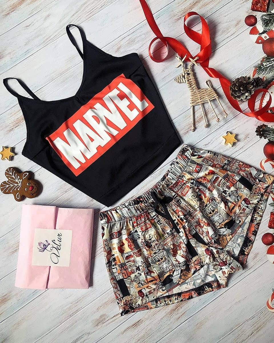 

Пижама (шорты и майка) женская шелковая с принтом Marvel черная