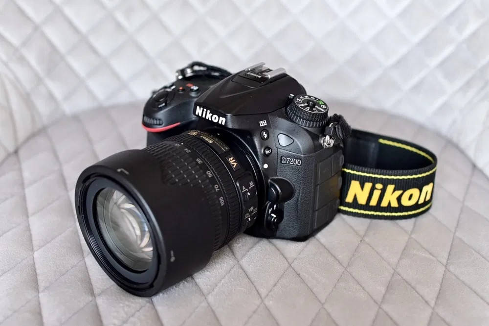 

Полупрофессиональный зеркальный фотоаппарат Nikon D7000 боди + 2 объектива