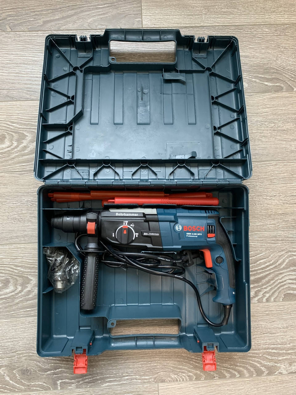 

Перфоратор Bosch GBH 2-28 DFV : 2 патрона | Кейс | Заводская сборка/Румыния