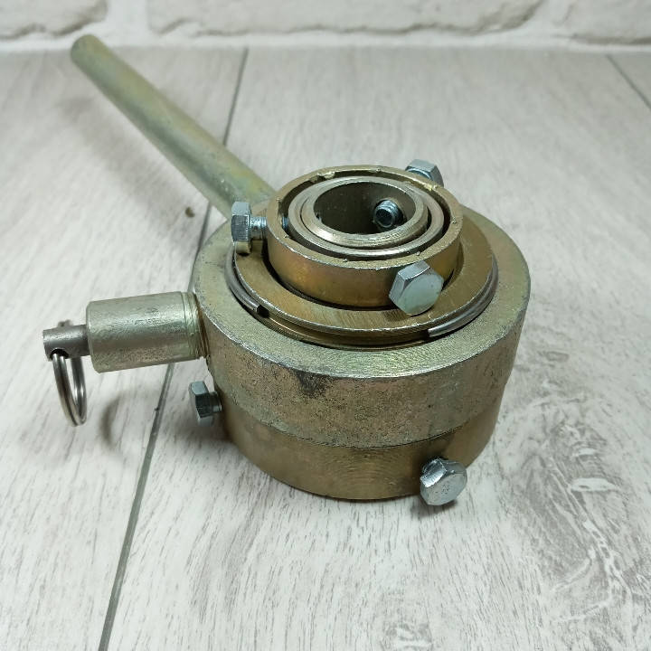 

Вороток для плашек с трещоткой 1/2-3/4 "ХИЗ"