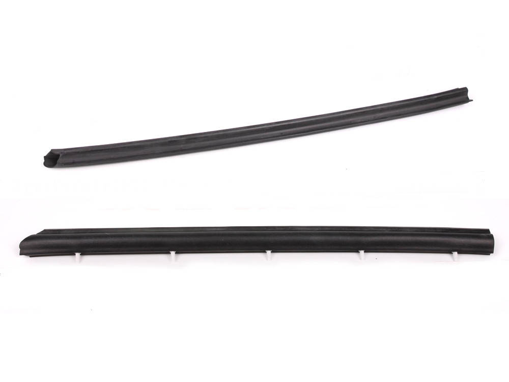 

Уплотнитель передней двери наружный правый VW T5 Фольксваген Т5 резинка дверная