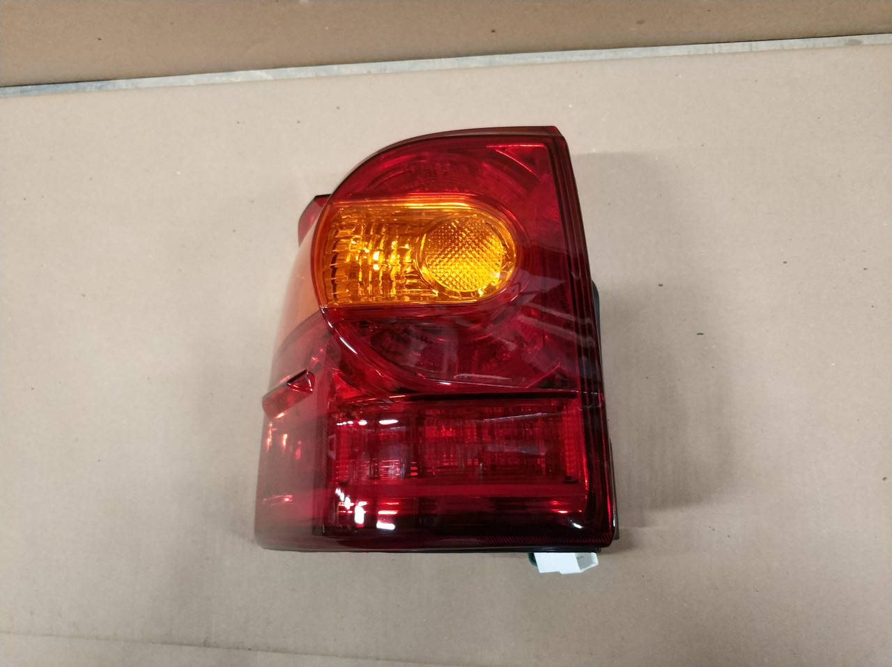 

Задний левый боковой фонарь Toyota Land Cruiser 200 (12-15)