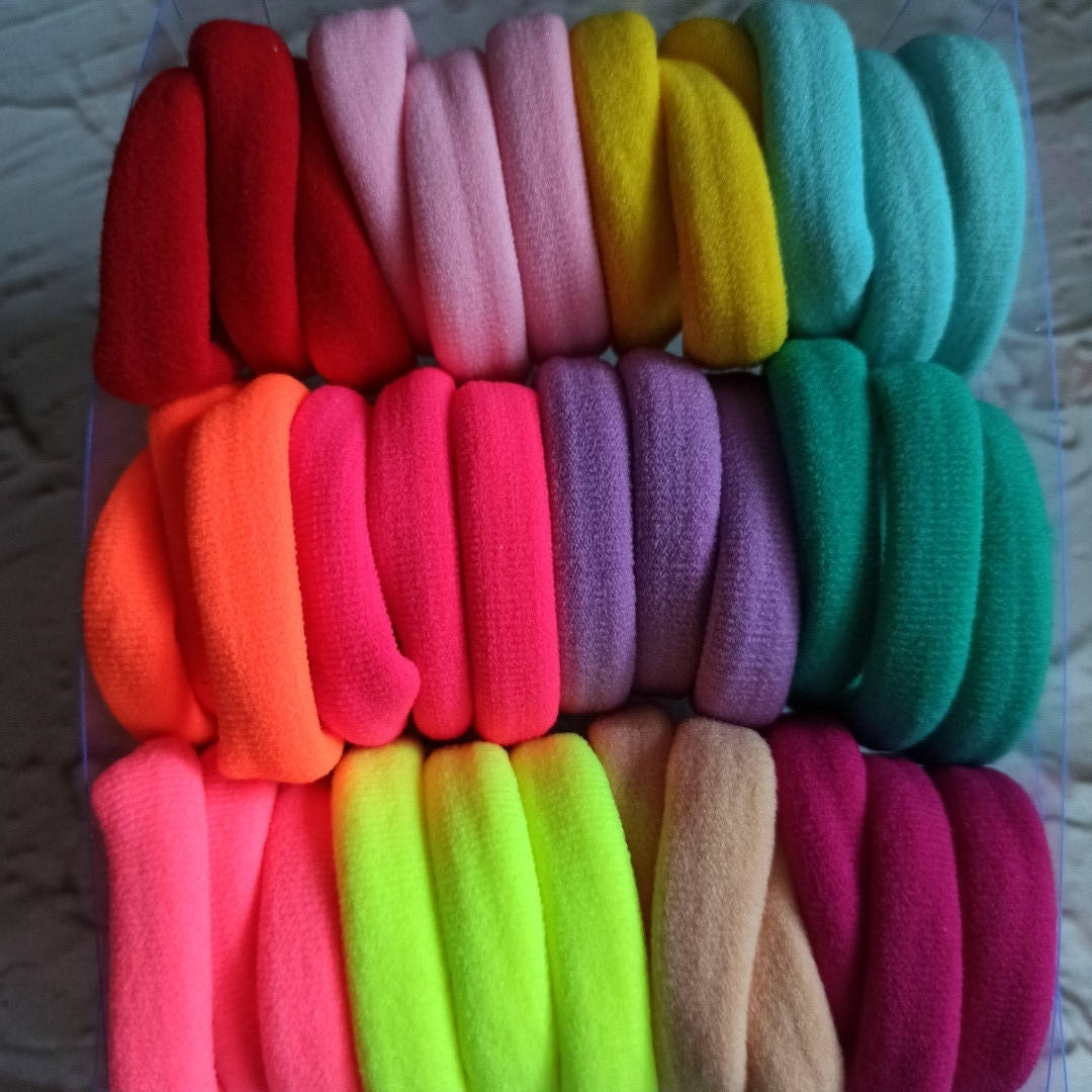 

Резинки цветные нейлон в коробке