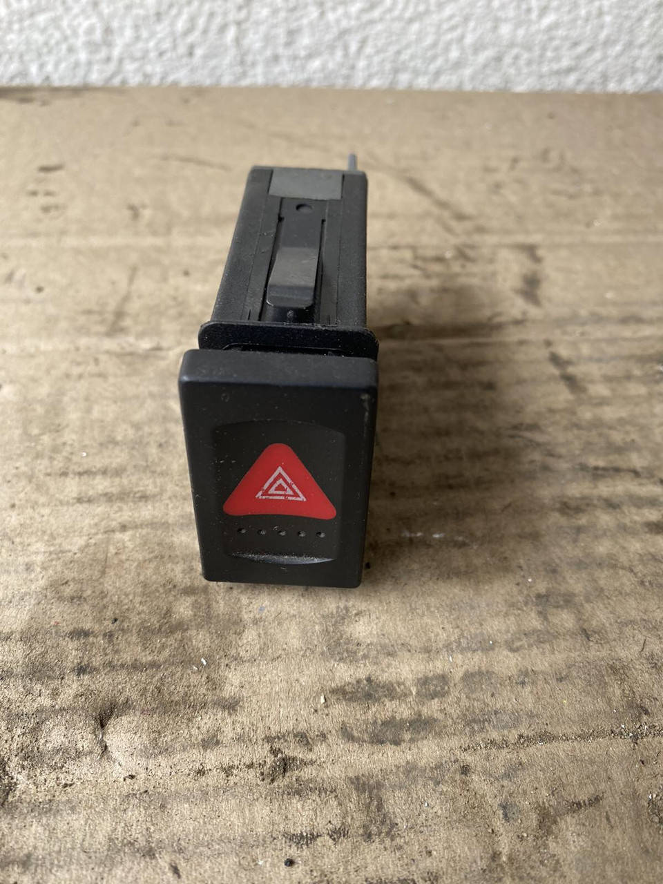 

Кнопка аварійки Passat b5