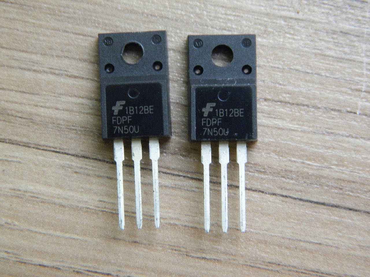 

Транзистор FDPF7N50U 7N50U = FDPF5N50UT 5N50UT 5N50U = FDPF7N50F 7N50F