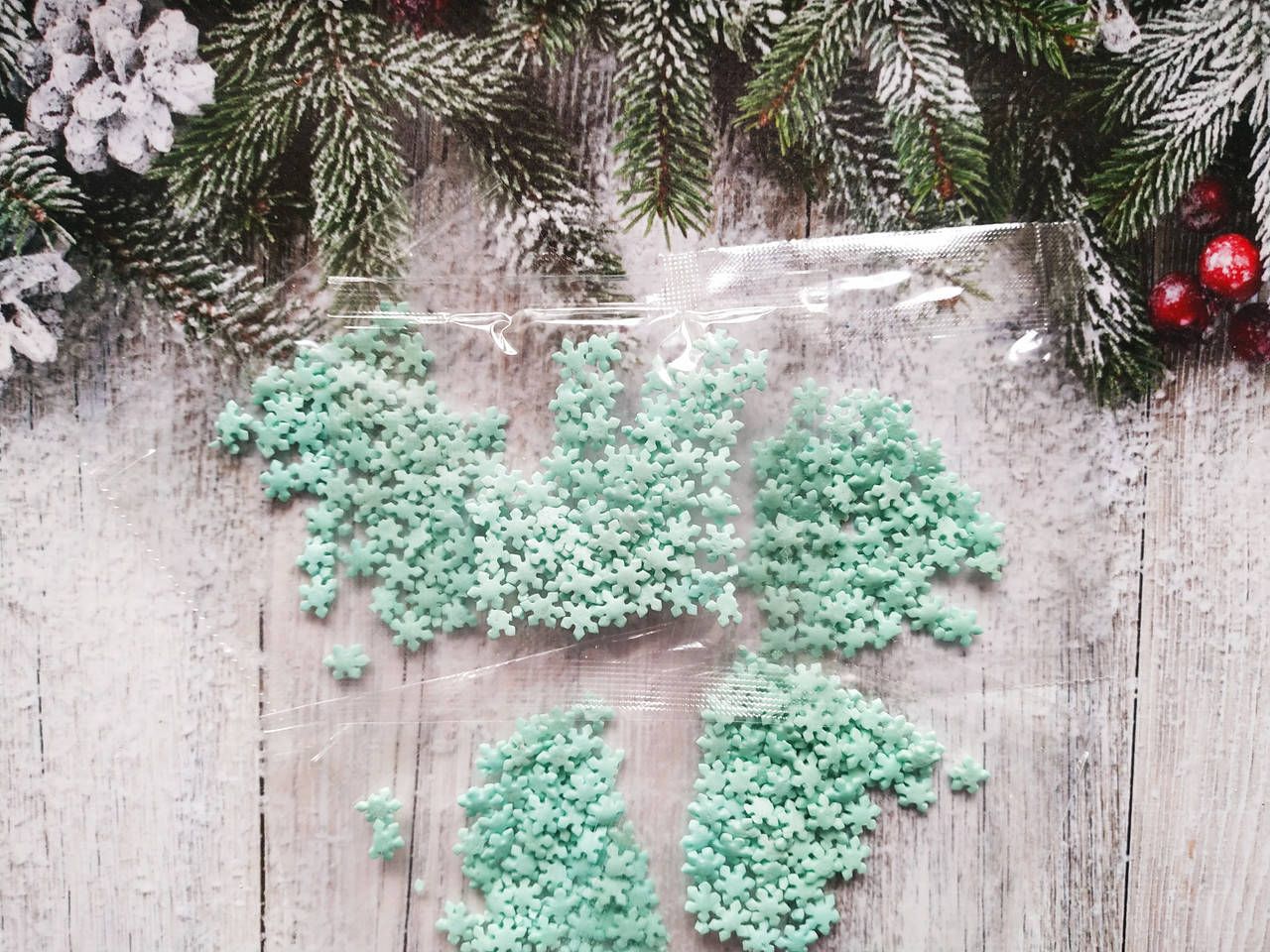 

Кондитерская посыпка "Снежинки" (голубые), Голубой