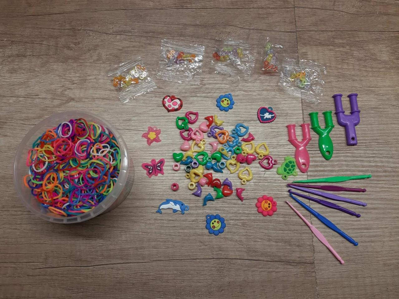 

Набор для плетения браслетов из резинок, 1000 резинок с аксессуарами.