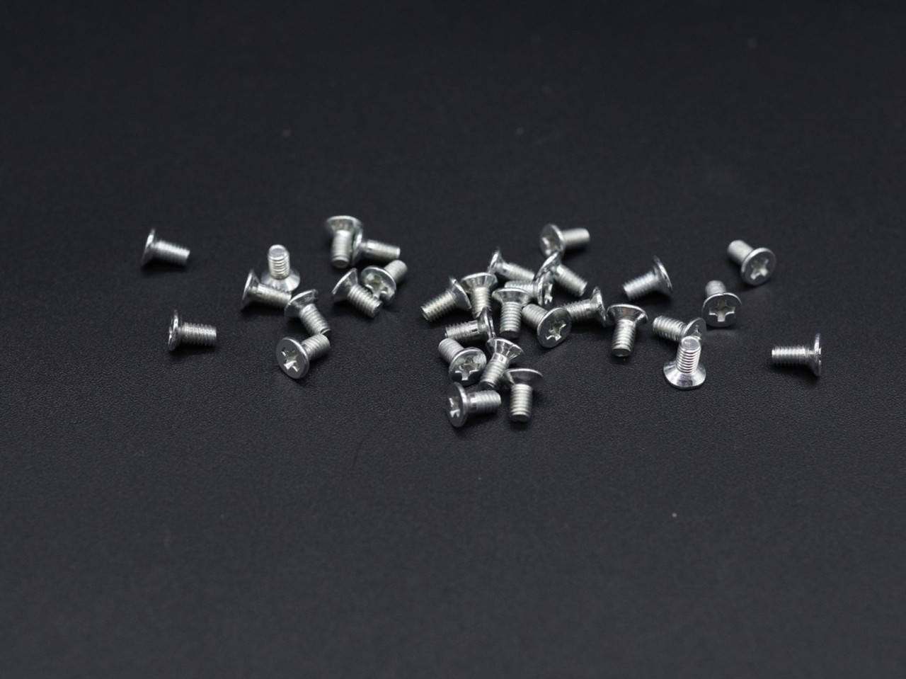 

Винт для мебельной фурнитуры. 3х6мм