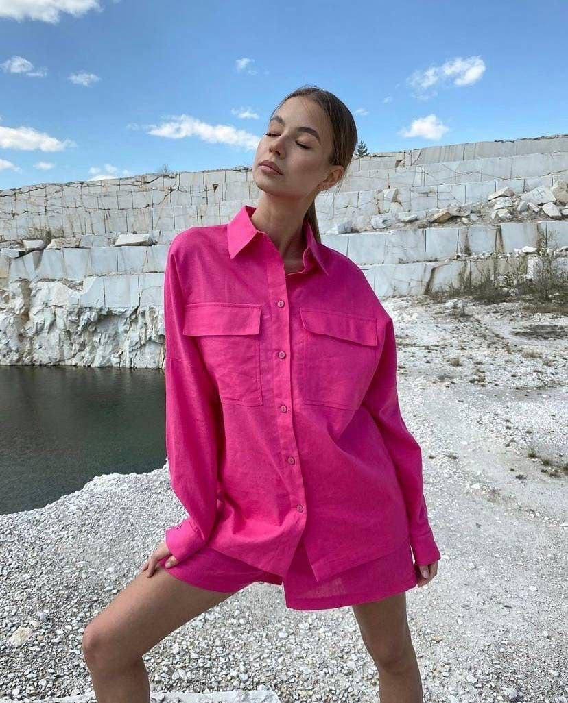 

Летний льняной женский костюм: шорты высокая посадка и рубашка oversize/ 6 цветов малина, 42-44