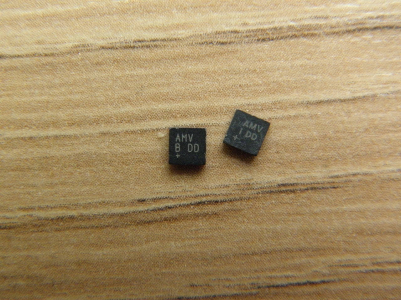 

Микросхема MAX8727ETB MAX8727 SMD code AMV AMC