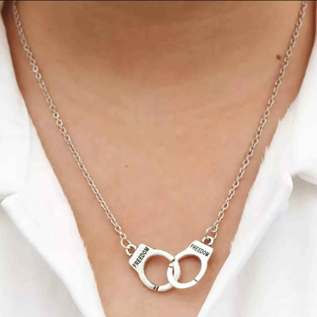 

Цепочка подвеска кулон двойные наручники