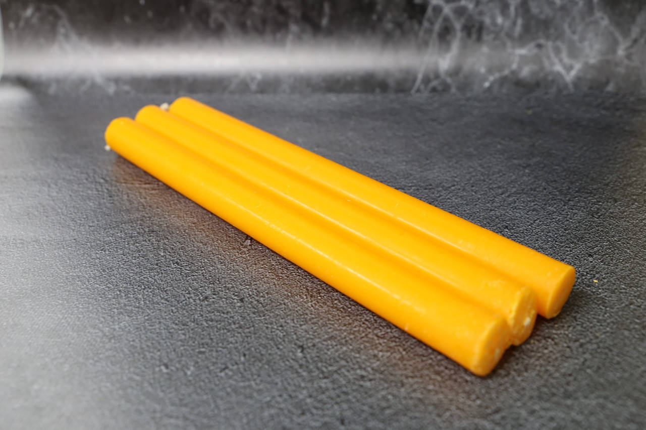 

Свеча парафиновая