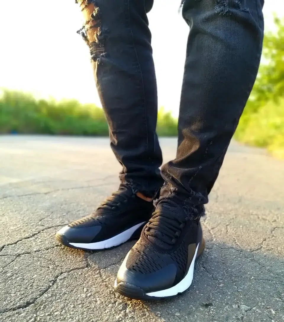 

Мужские кроссовки в стиле Nike Air Max 270 черные с белым, Черный