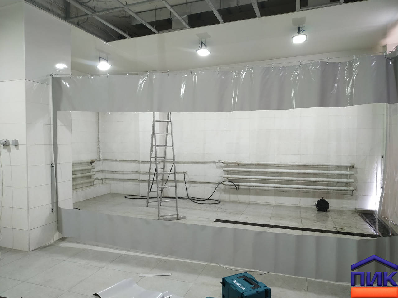 

ПВХ шторы для автомойки