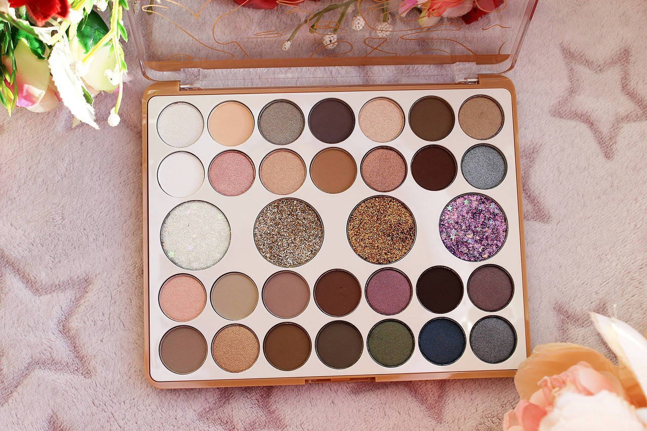 

Палитра перламутровых и матовых теней для макияжа Dodo Girl 28 цветов