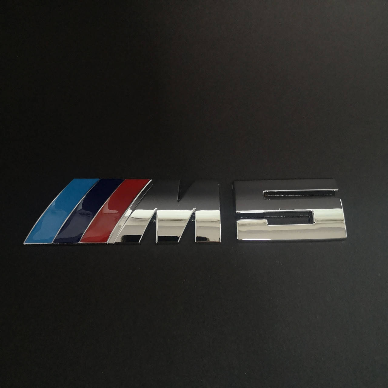 

Эмблема на крышку багажника bmw м5 стальная 13,5смх 3см