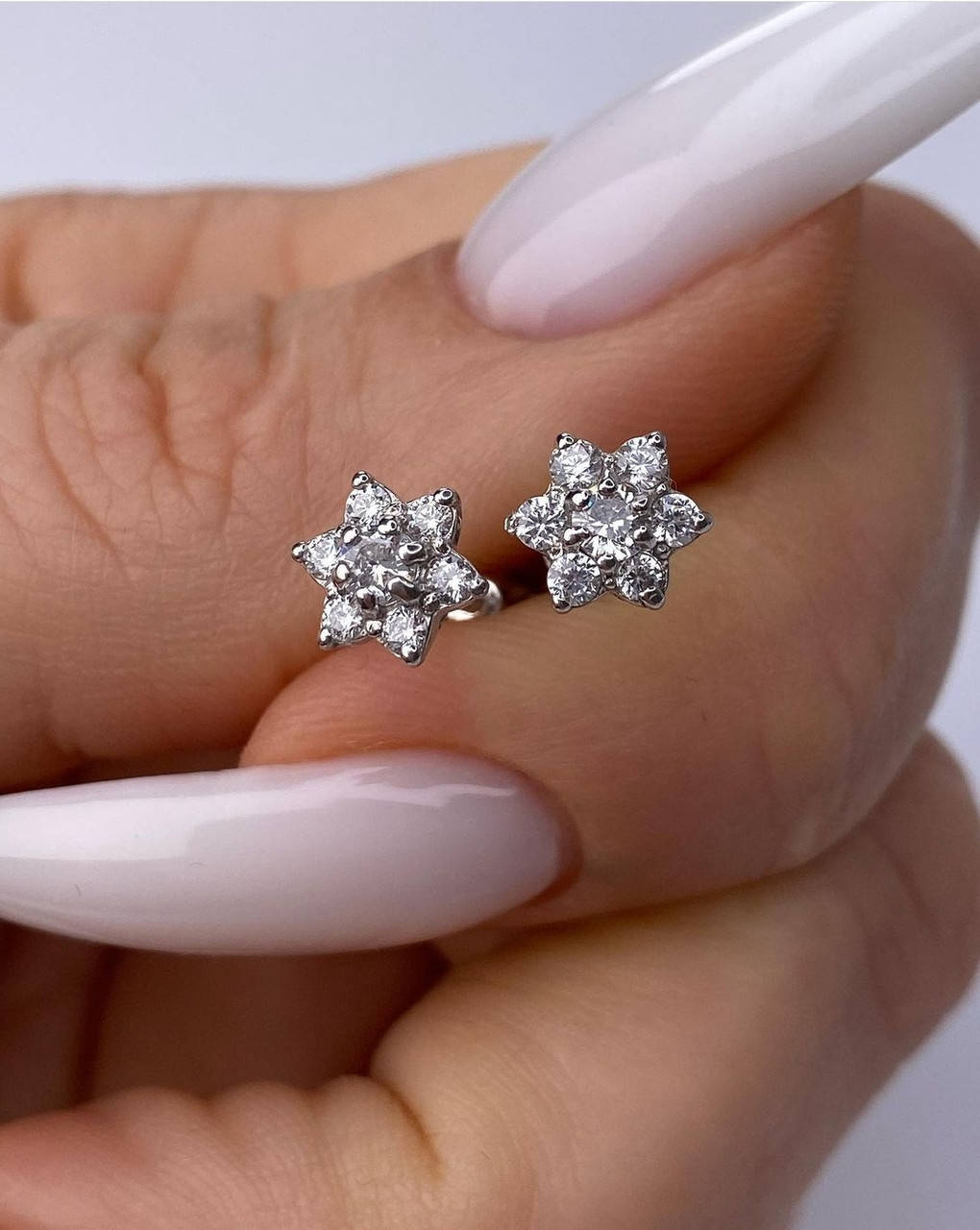 

Серьги гвоздики из серебра 925 пробы