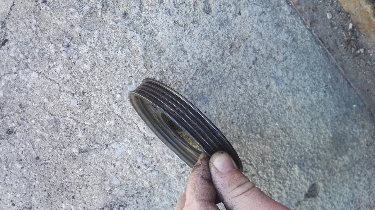 

Шкив водяного насоса Mazda 323 BJ 626 GF GW GE Premacy 1.8-2.0 шкиф помпы мазда