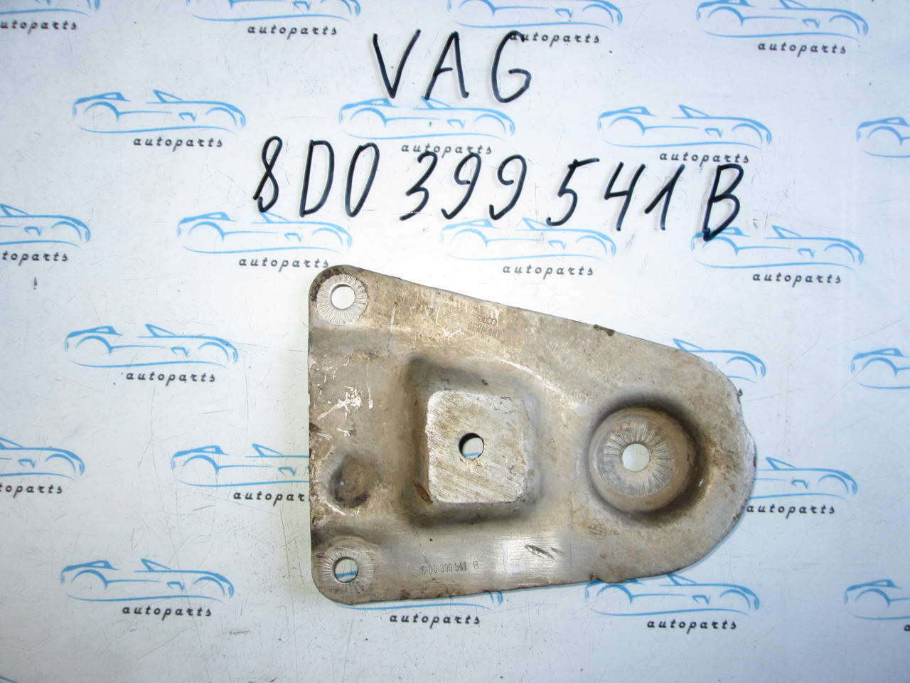 

Кронштейн передней балки VAG, 8D0399541B