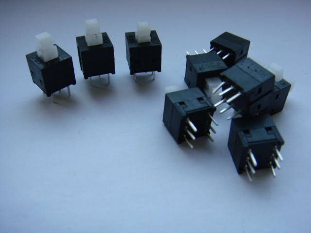 

Кнопка типа Toneluck WH918700 6pin с фиксацией для пультов Yamaha MG82CX, Soundcraft, Behringer