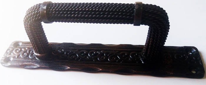 

Дверная кованная ручка Л-3
