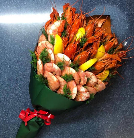 

Съедобный букет из раков и креветок №15