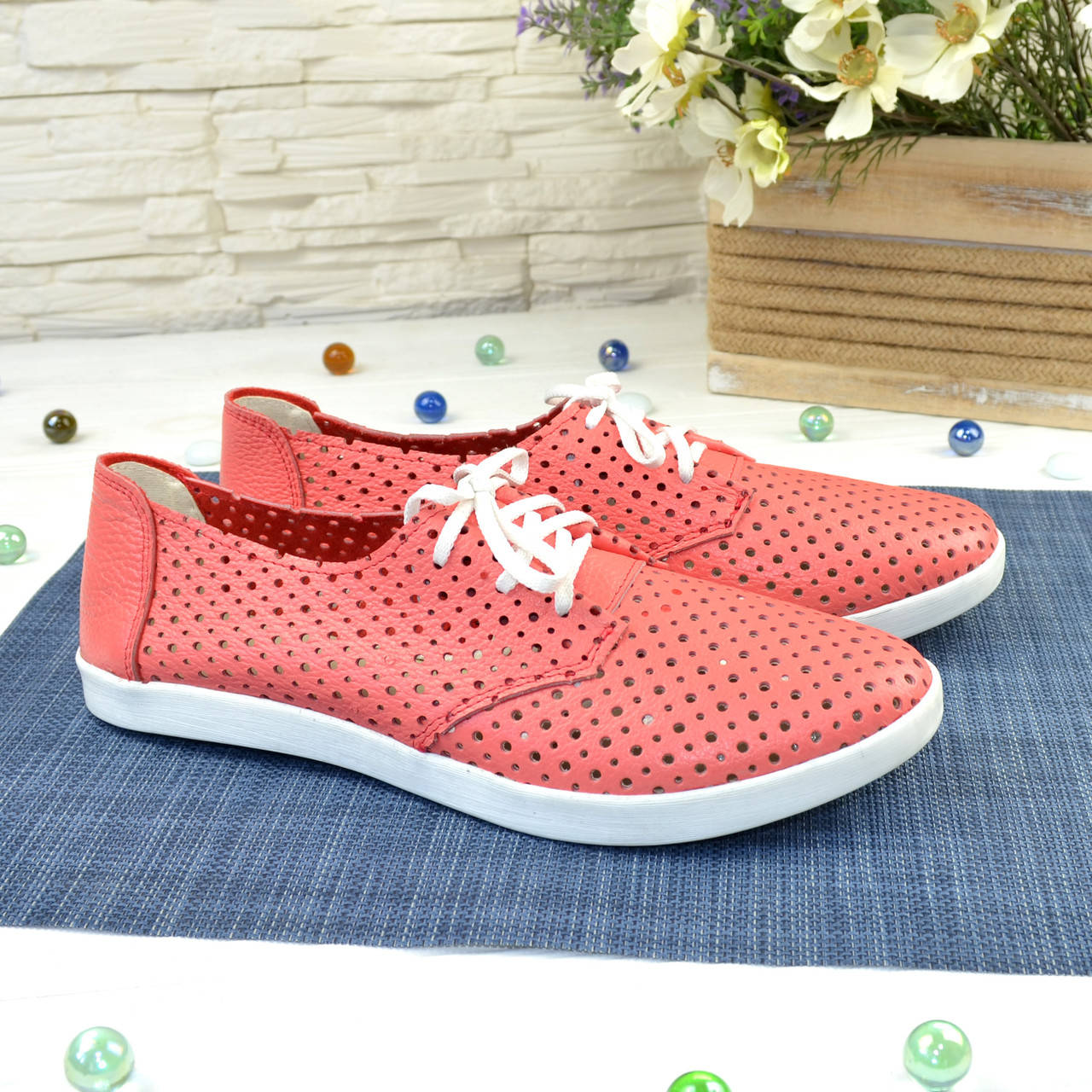 

Кожаные легкие мокасины,сквозная перфорация, цвет коралл