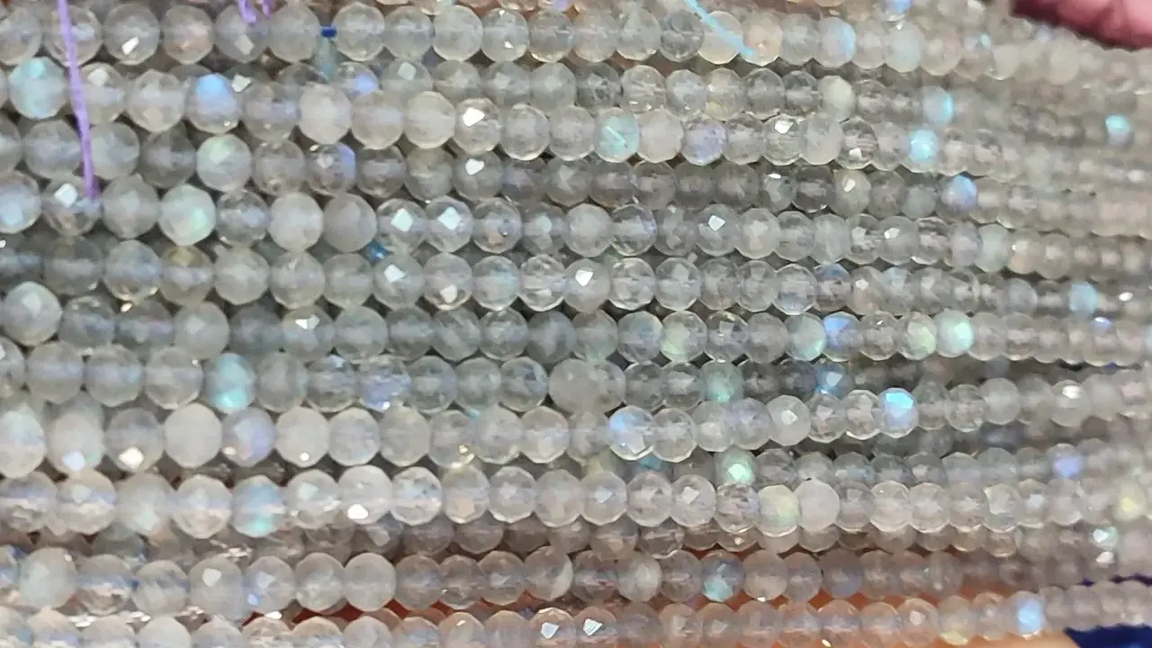 

Лабрадор заготовка 4мм(бусины на нити)