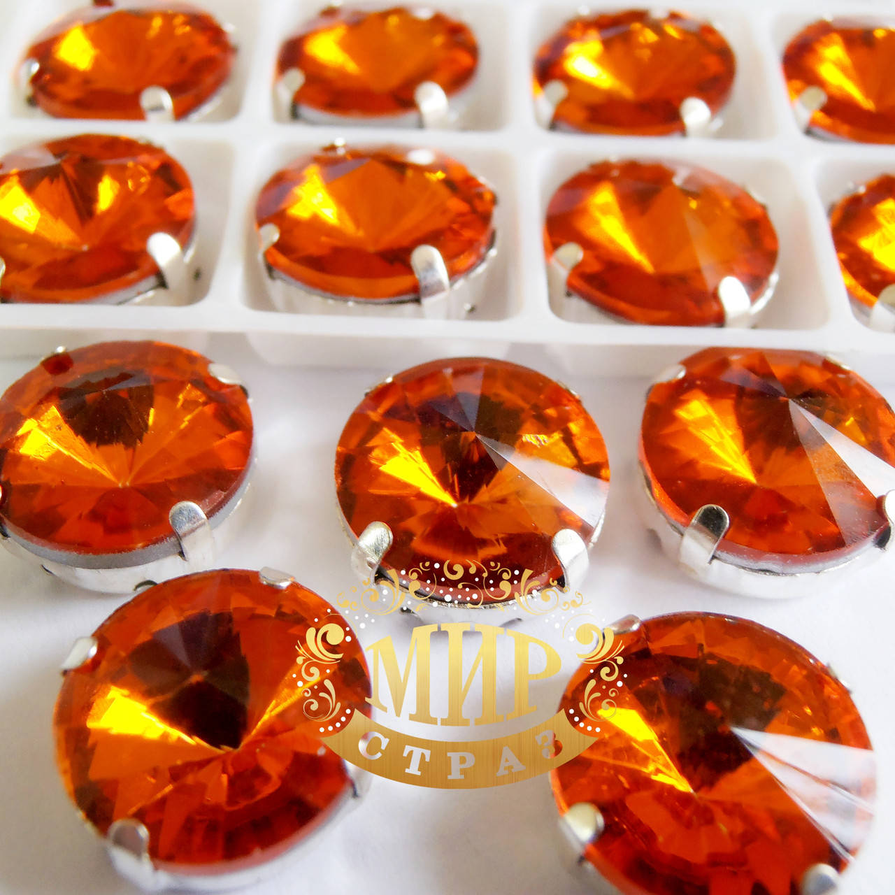 

Стразы в цапах 12мм, цвет Hyacinth, 1шт, Черный