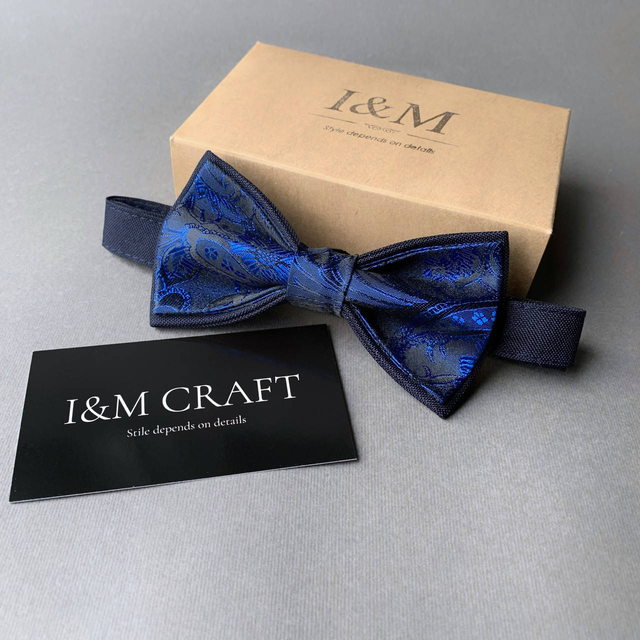 

Галстук-бабочка I&M Craft обратной формы ярко-синяя с переливом (0102004029), Синий