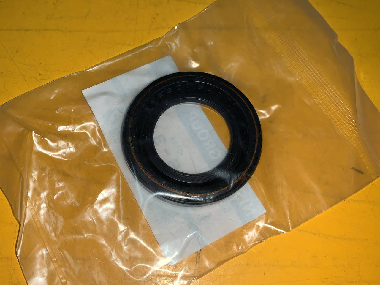 

Уплотнительное кольцо свечного колодца Nissan maxima Ниссан максима NISSAN 13276-31U1A