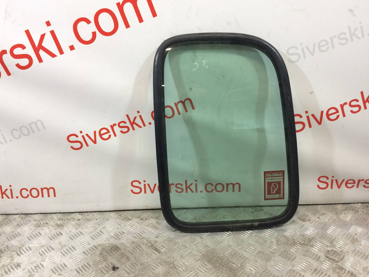 

Cтекло заднее правое в распашонку Renault Kangoo