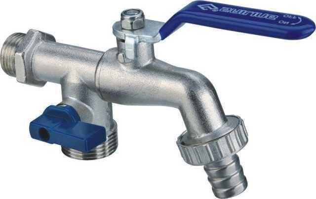 

Шаровый кран 1/2" НР х 3/4" НР х 3/4" НР, поливочный, двойной (кран для фасада), SELBA Germany