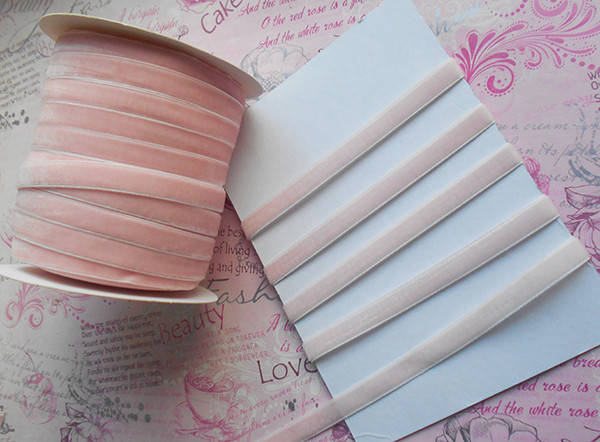 

Стрічка оксамитова 10мм №6 світло-персикова