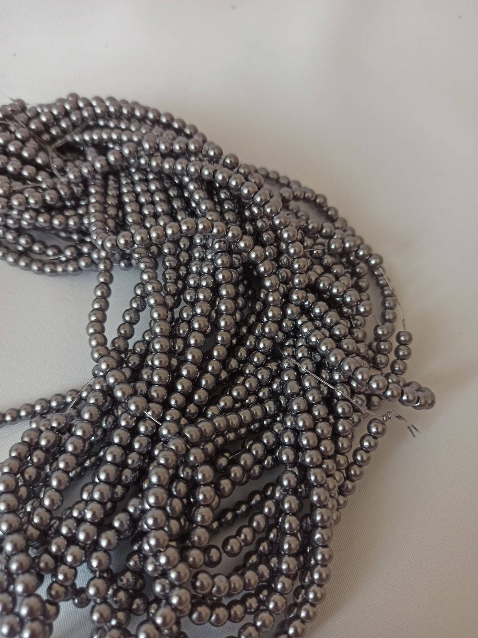 

Бусины жемчужные стекло 4 мм упаковка 150 шт, цвет - серебро тёмное, Серебристый