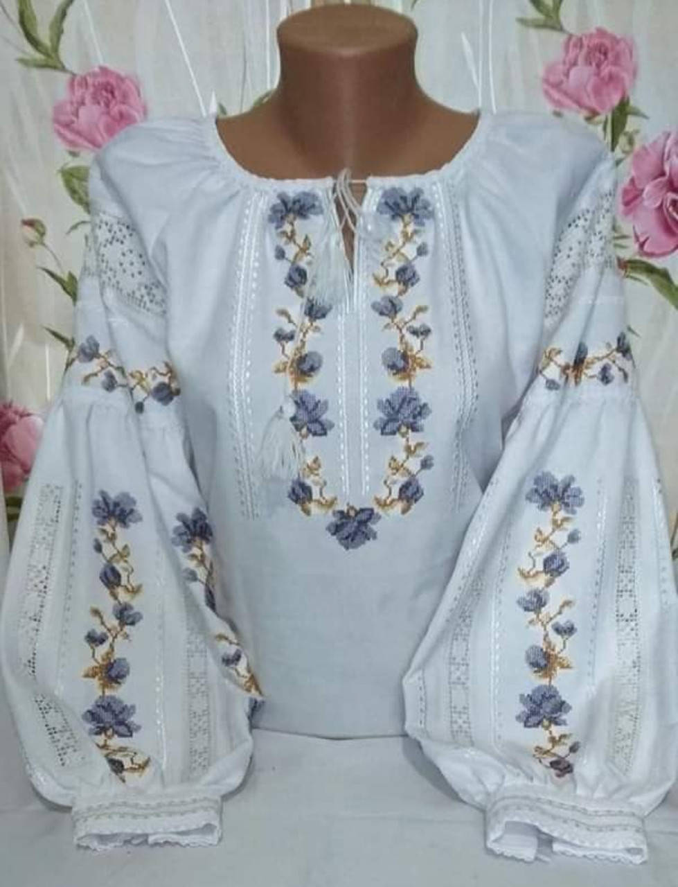 

Жіноча вишиванка