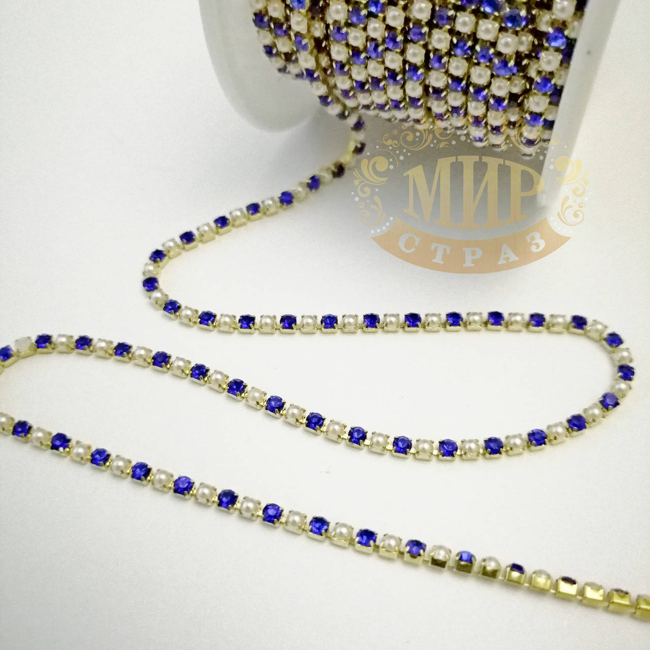 

Стразовая цепочка, цвет Cobalt+White Pearl , ss6 (2mm), металл золото, 1м, Белый